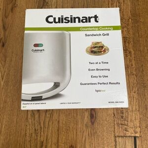 Cuisinart White and Green Sandwich Grill